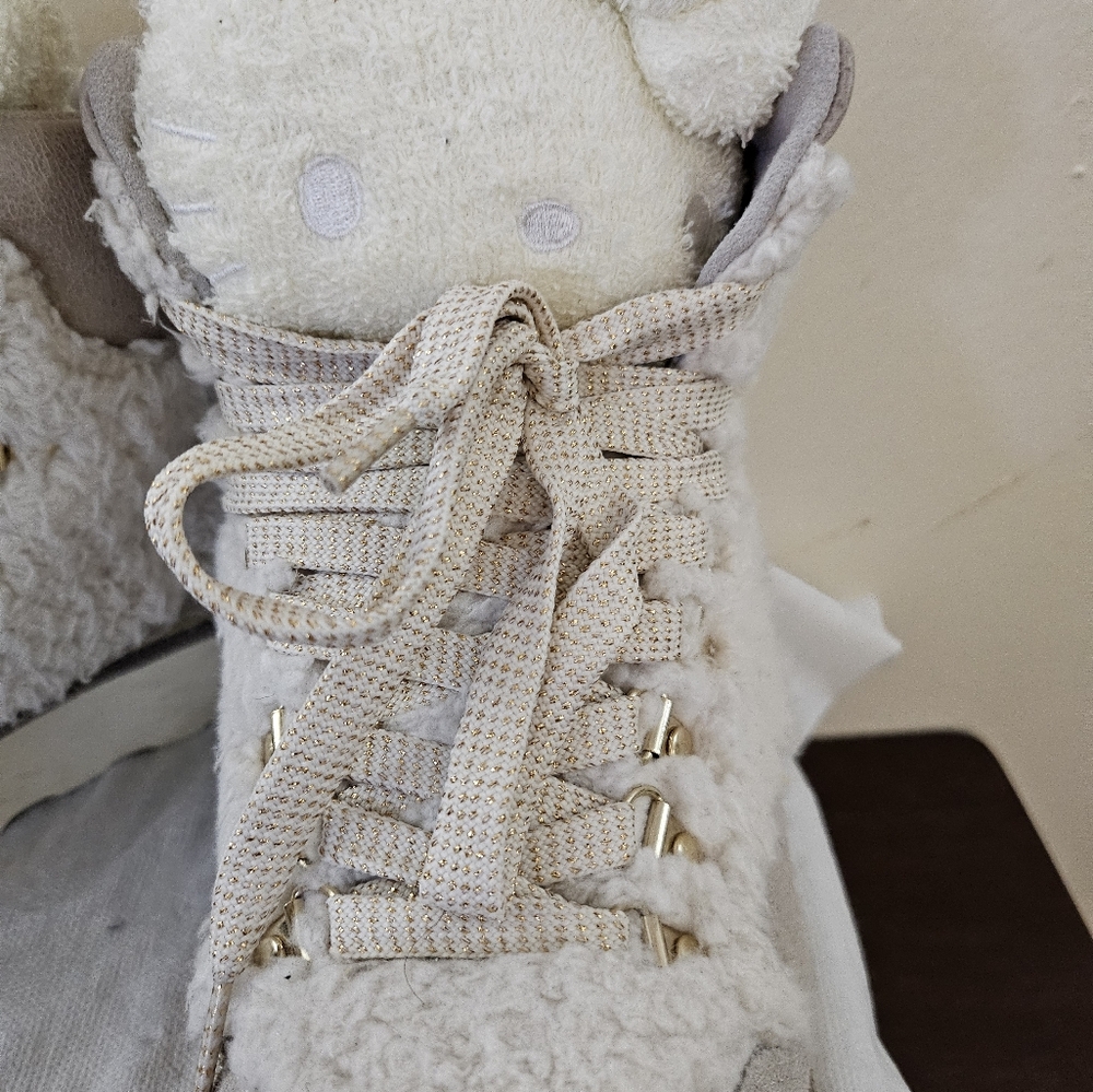 Hello kitty sneakers - Picture 2 of 6
